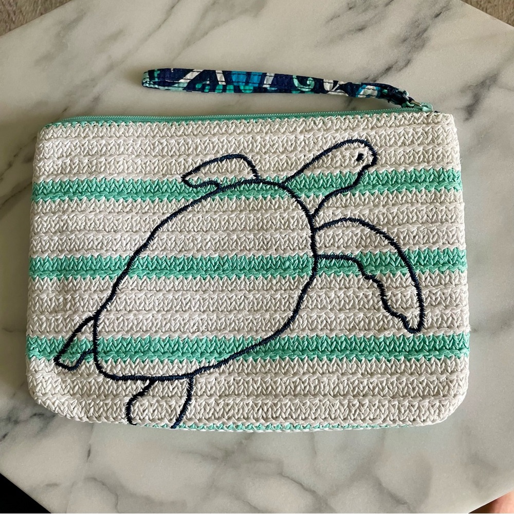 VERA BRADLEY woven straw sea turtle clutch